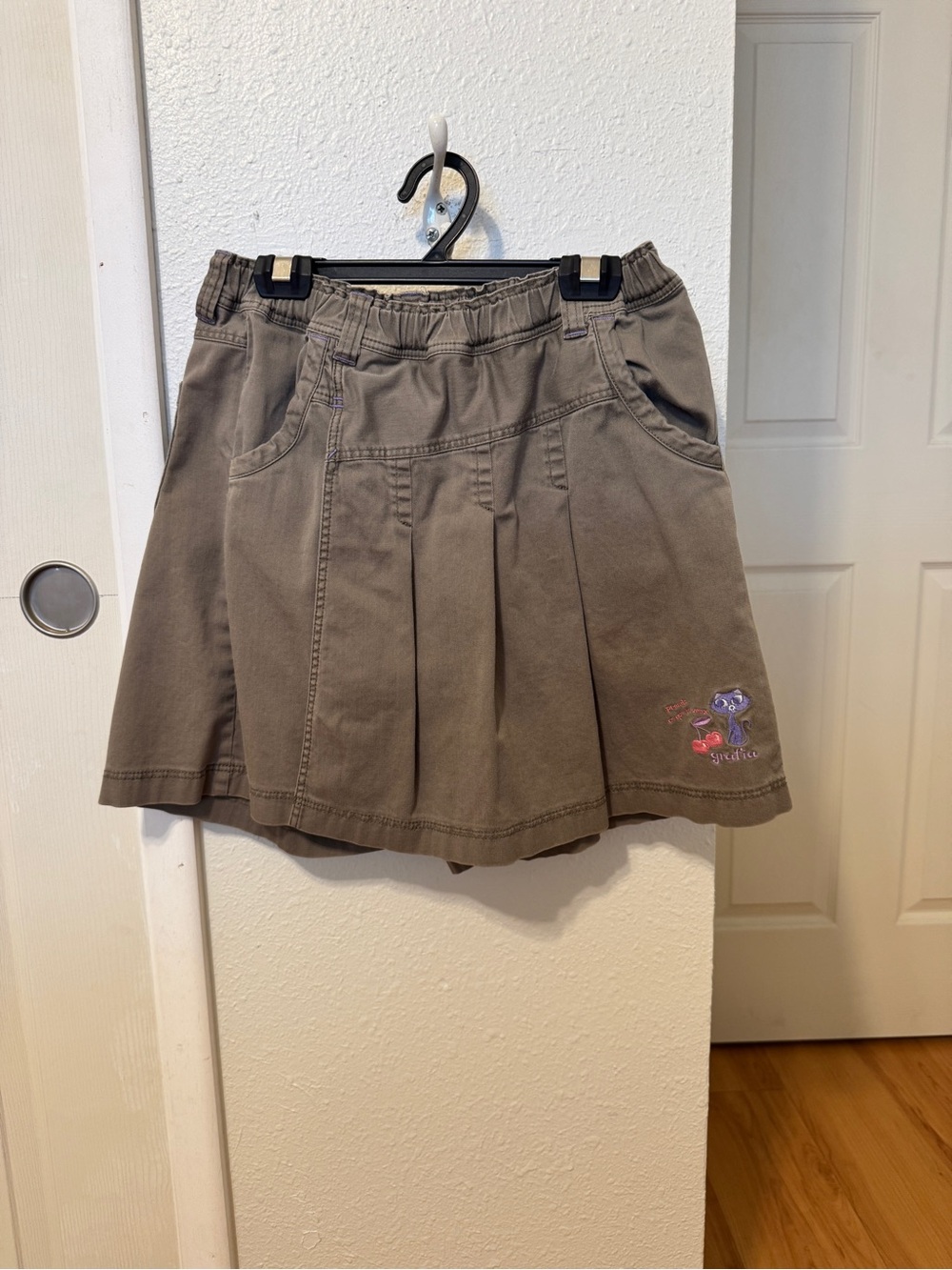 Khaki brown embroidered skort